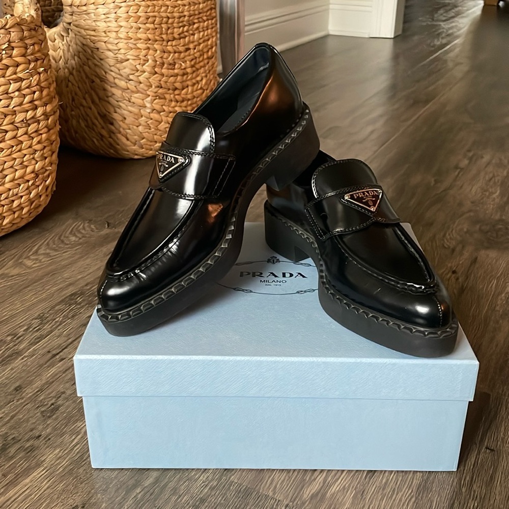 Brushed leather loafers (pointed toe). Size 37 (6.5 US)